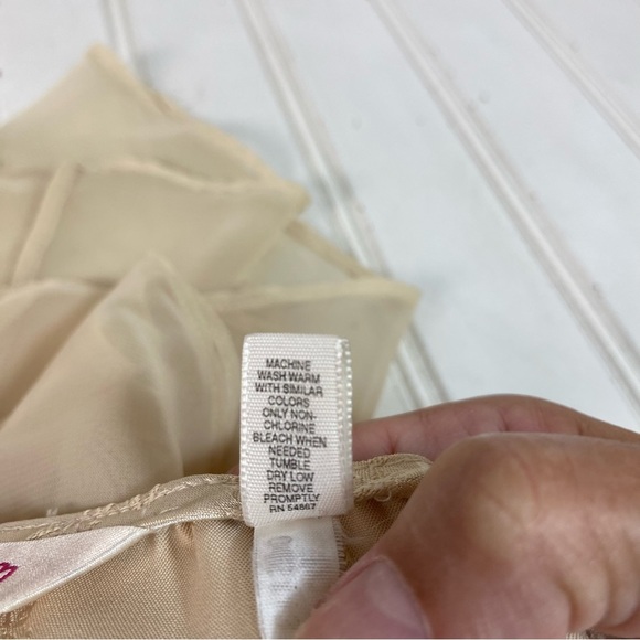 Victoria Secret Teddy M‎ Beige Thong Lingerie - Picture 5 of 14